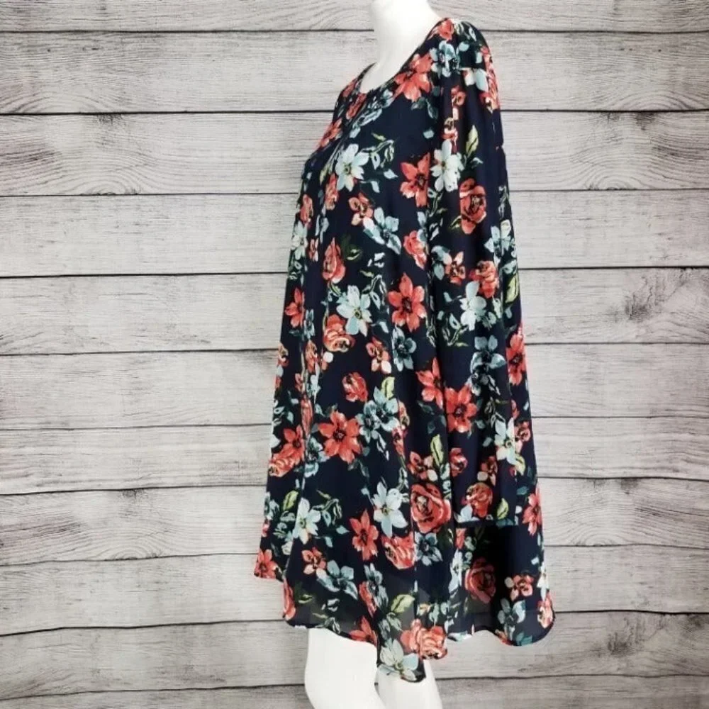 Revolve Cupcakes and Cashmere Size M Floral Shift Mini Dress Long sleeves - Picture 2 of 8